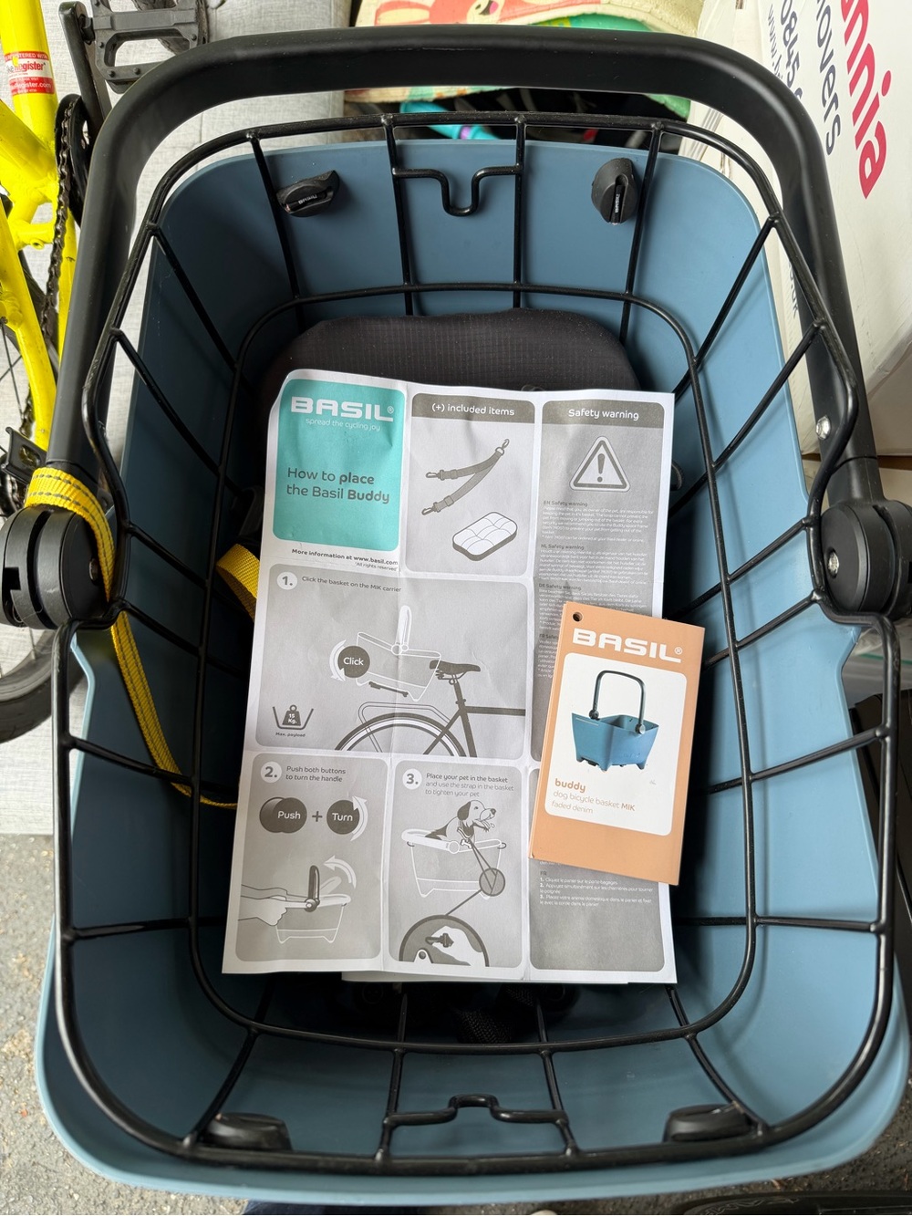 Basil Buddy pet basket for bicycle